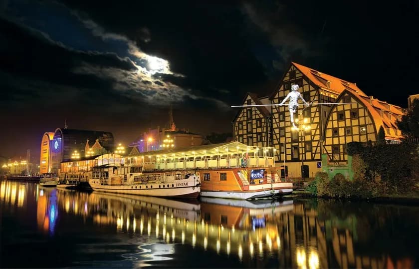 Najpiękniejsze miejsca w Polsce nocą, które zachwycają magią i urodą