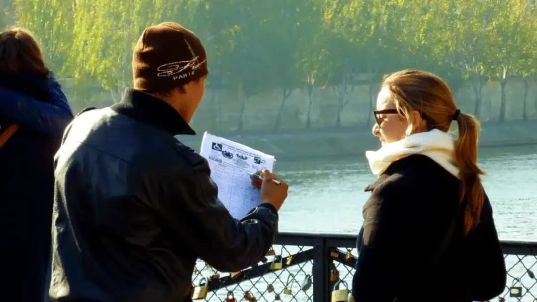 Na co uważać w Paryżu, aby uniknąć oszustw i kradzieży?