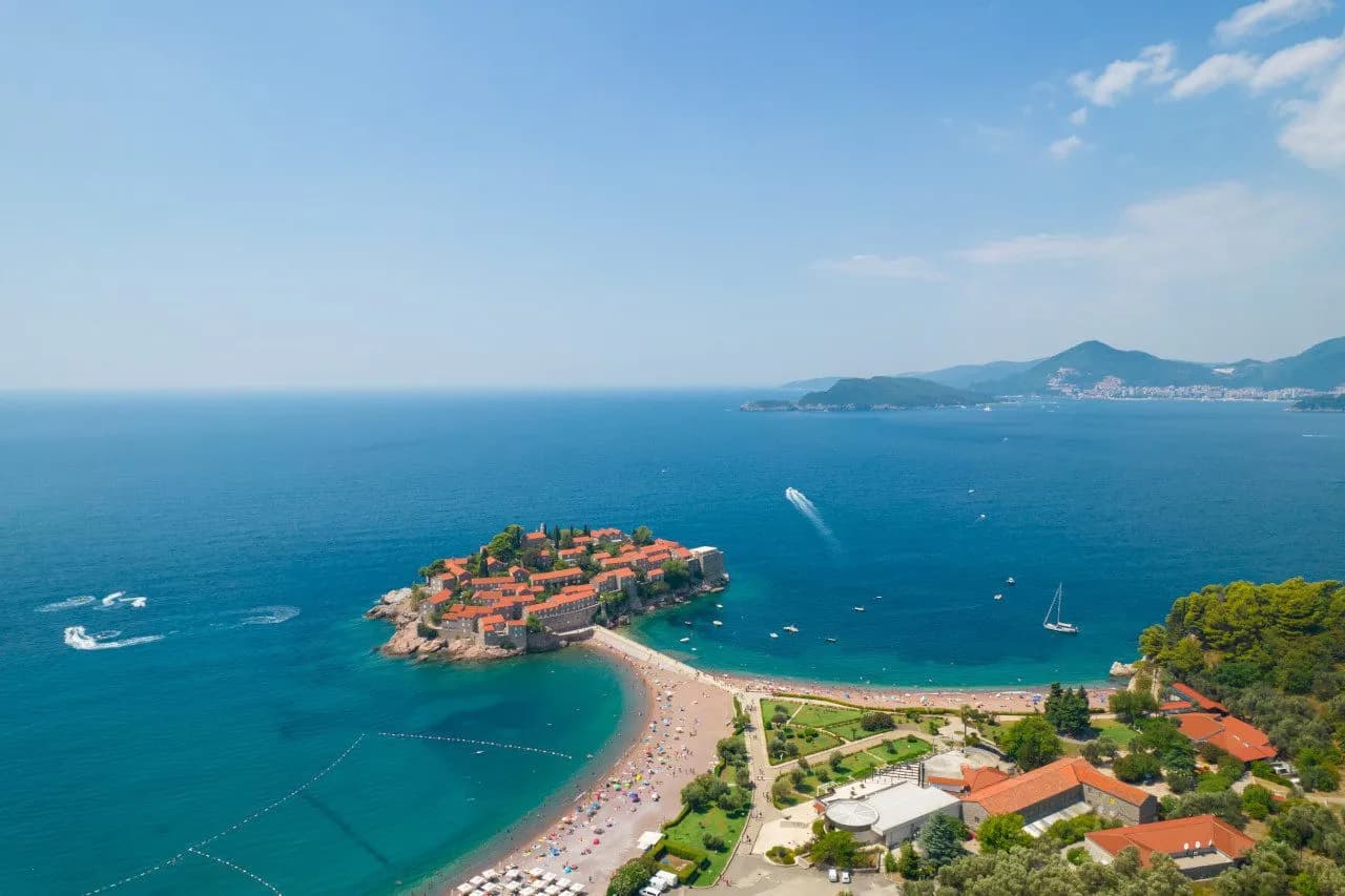 Gdzie nocleg w drodze do Czarnogóry - najlepsze opcje i porady